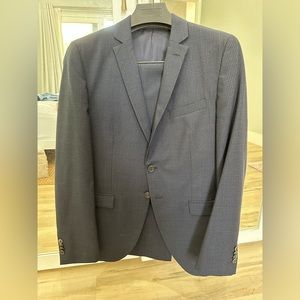 Rare navy soft checkered Hugo Boss full suit